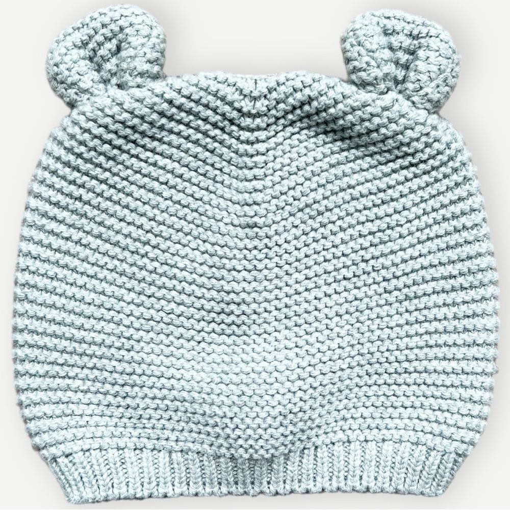 Baby Gap Infant Unisex Gray Knit Chase Garter Hat with Ears. 0-6 Months.